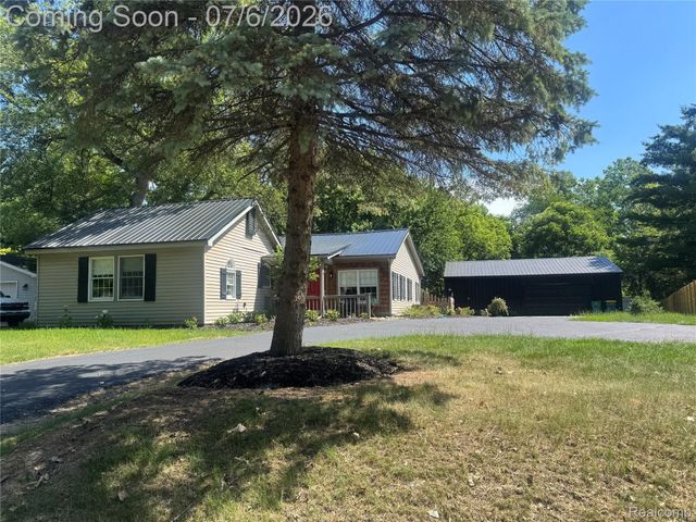 308 N Seymour Road, Flushing, MI 48433