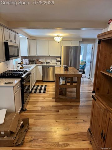308 N Seymour Road, Flushing, MI 48433