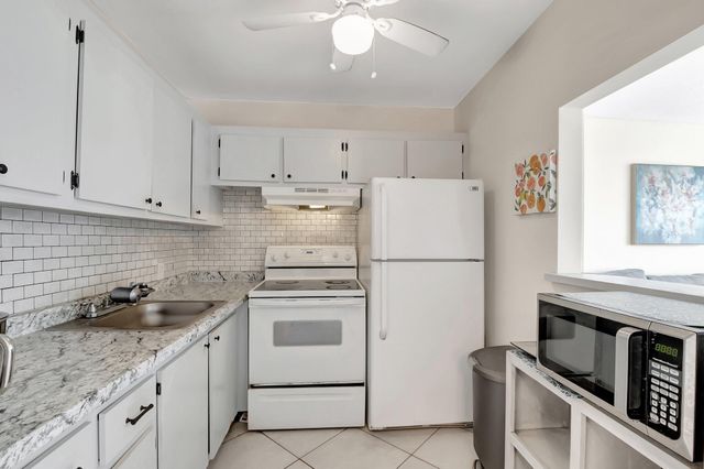 176 Dorset E, Boca Raton, FL 33434