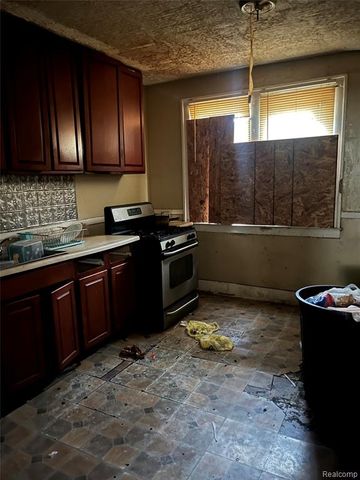 19176 Spencer Street, Detroit, MI 48234