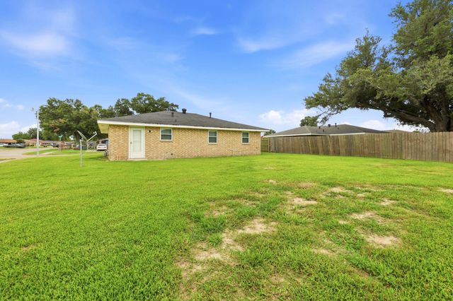 71 Kirkglen Loop, Houma, LA 70363