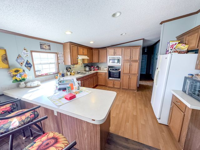 189 Pioneer Rd, Hohenwald, TN 38462