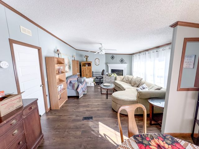 189 Pioneer Rd, Hohenwald, TN 38462