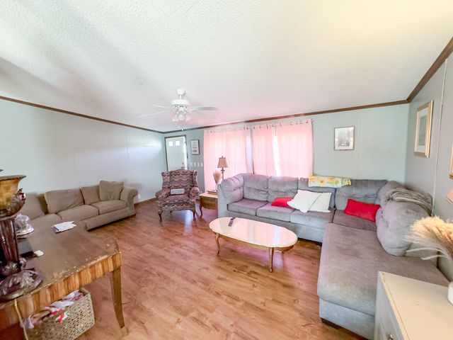 189 Pioneer Rd, Hohenwald, TN 38462