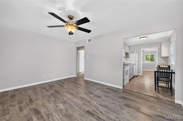 3204 Jasper Park, St Louis, MO 63139