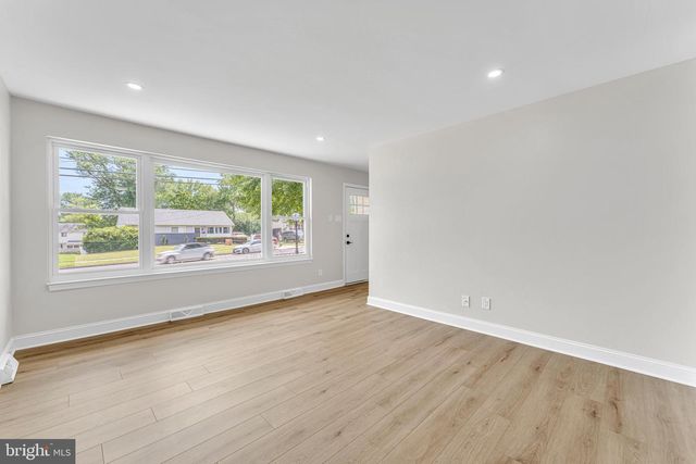 107 CHAPEL AVE E, Cherry Hill, NJ 08034