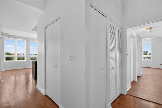 6000 N CICERO Avenue 302, Chicago, IL 60646