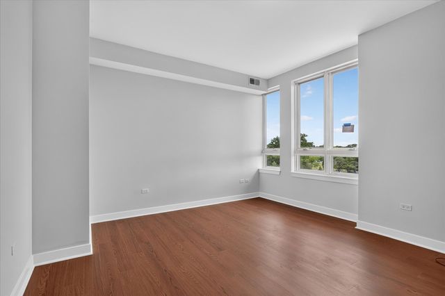 6000 N CICERO Avenue 302, Chicago, IL 60646