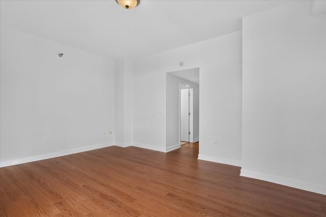 6000 N CICERO Avenue 302, Chicago, IL 60646