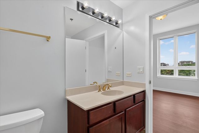 6000 N CICERO Avenue 302, Chicago, IL 60646