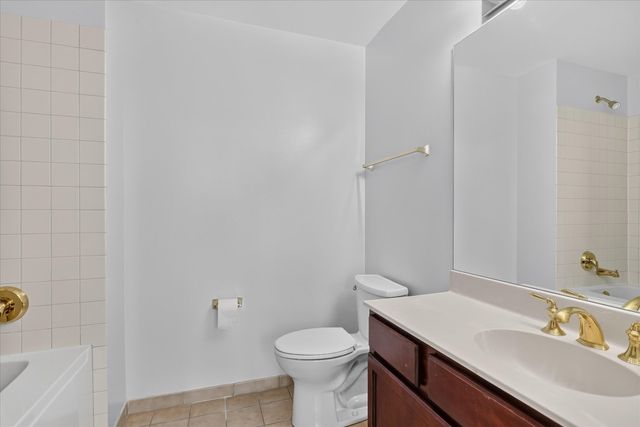6000 N CICERO Avenue 302, Chicago, IL 60646
