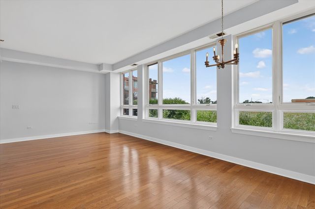 6000 N CICERO Avenue 302, Chicago, IL 60646