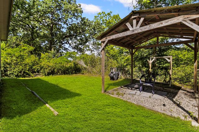 121 St Regis, Livingston, TX 77351