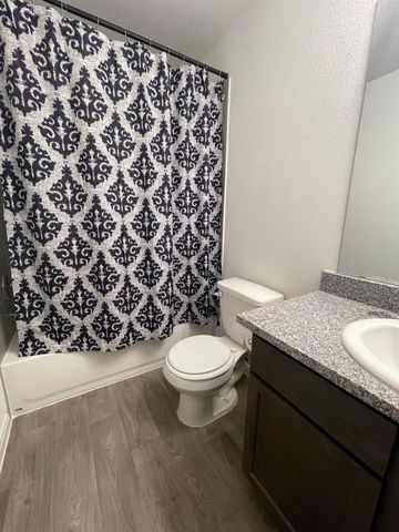 121 St Regis, Livingston, TX 77351