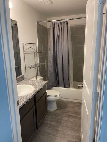 121 St Regis, Livingston, TX 77351