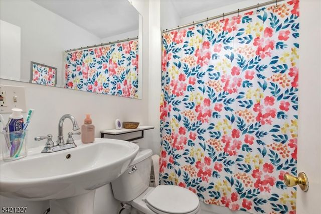 296 Berkeley Avenue, Bloomfield Twp., NJ 07003