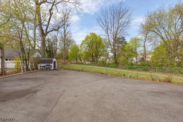 296 Berkeley Avenue, Bloomfield Twp., NJ 07003