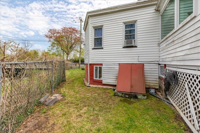 296 Berkeley Avenue, Bloomfield Twp., NJ 07003