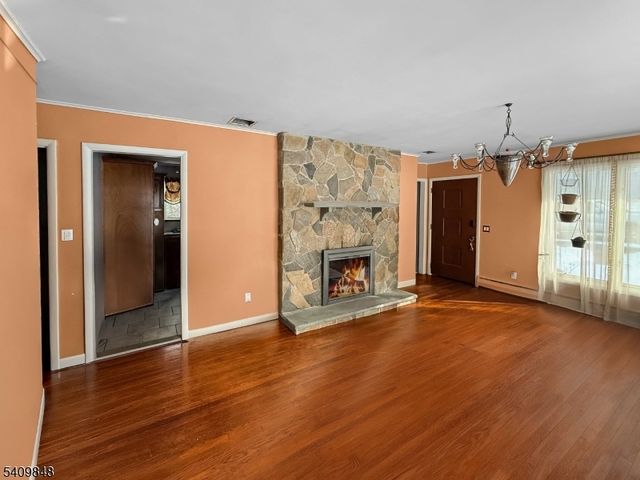40 Pawnee Ave, Oakland Boro, NJ 07436