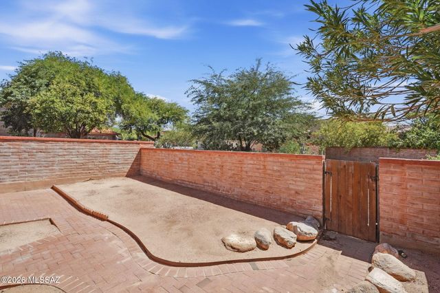 8579 N Calle Tioga, Tucson, AZ 85704