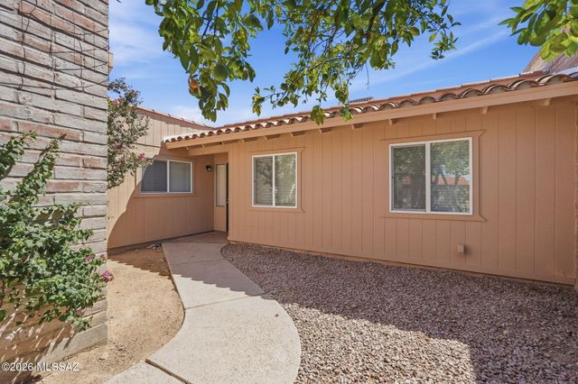 8579 N Calle Tioga, Tucson, AZ 85704