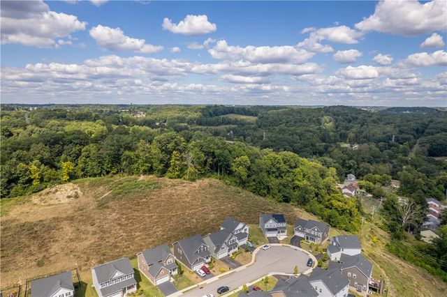 2027 Pinnacle Way, South Park, PA 15129