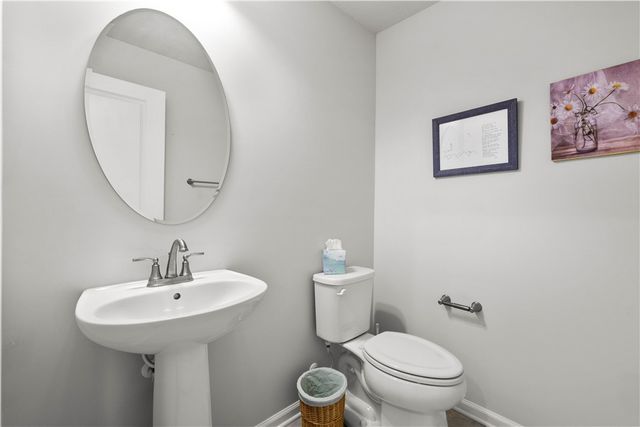 2027 Pinnacle Way, South Park, PA 15129