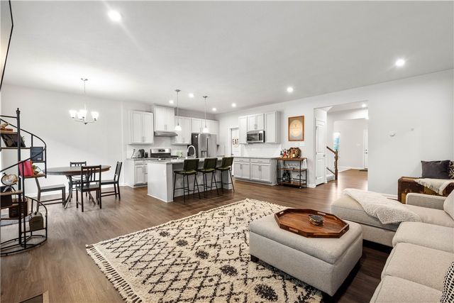 2027 Pinnacle Way, South Park, PA 15129