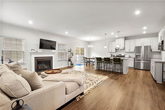 2027 Pinnacle Way, South Park, PA 15129