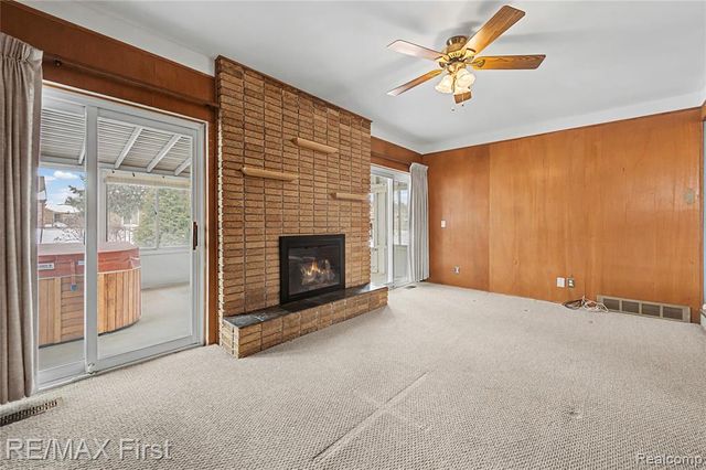 28423 James Drive, Warren, MI 48092