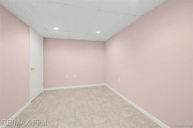 28423 James Drive, Warren, MI 48092