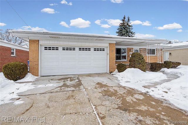 28423 James Drive, Warren, MI 48092