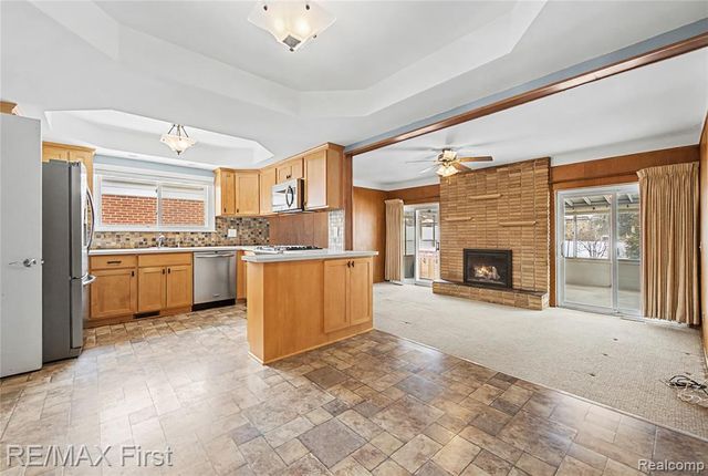 28423 James Drive, Warren, MI 48092