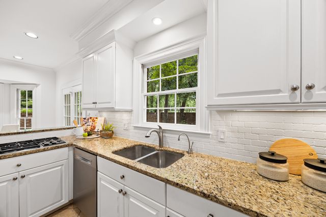 3600 Bowlingate Ln, Nashville, TN 37215