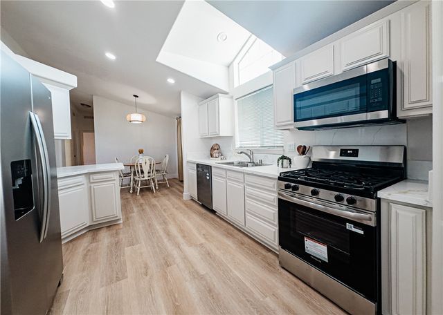 810 Eucalyptus Lane, Fountain Valley, CA 92708