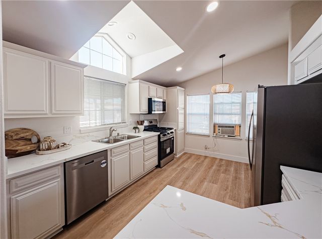 810 Eucalyptus Lane, Fountain Valley, CA 92708