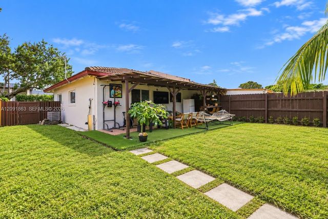 5945 NW 38th Street 5947, Virginia Gardens, FL 33166