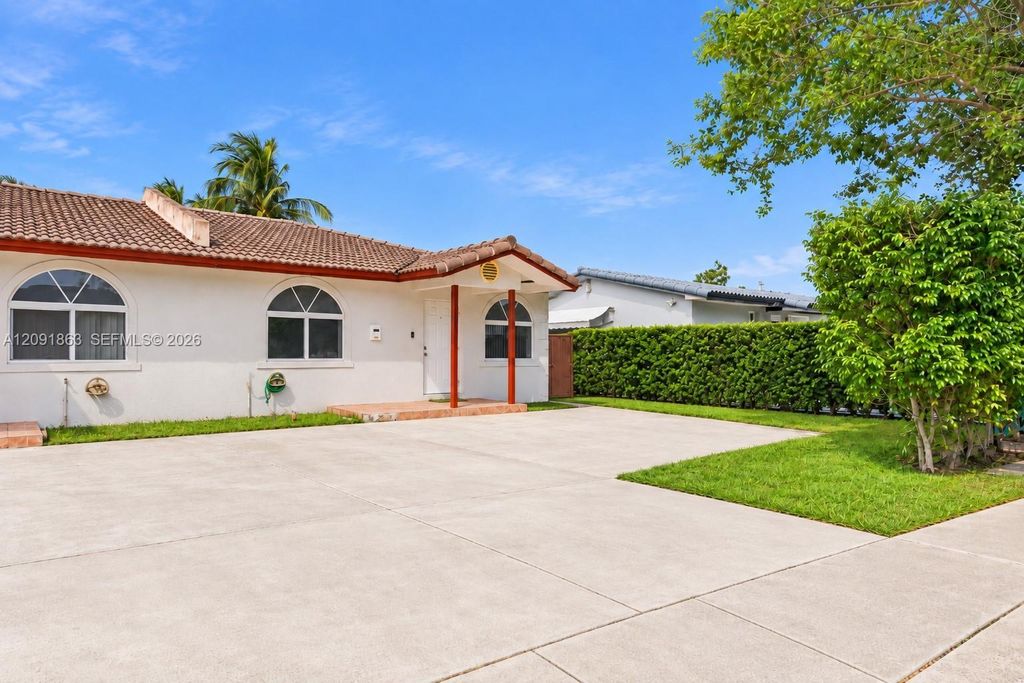 5945 NW 38th Street 5947, Virginia Gardens, FL 33166