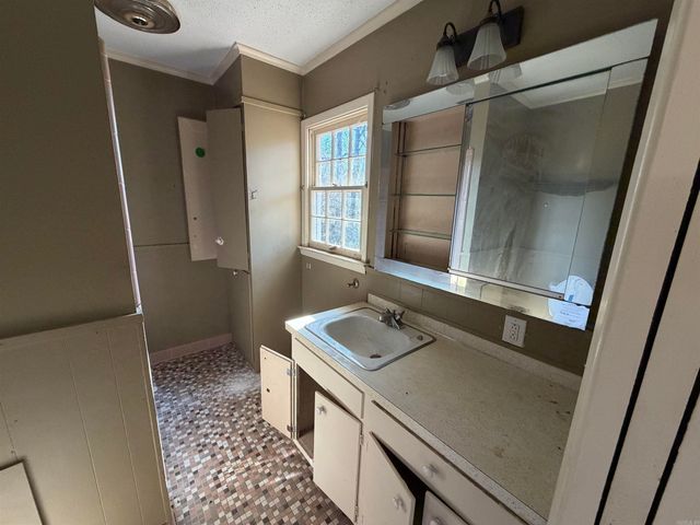 600 W 34th Ave, Pine Bluff, AR 71603