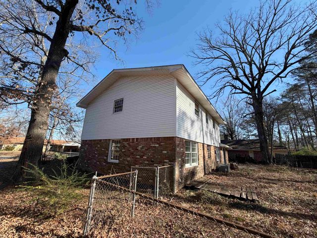 600 W 34th Ave, Pine Bluff, AR 71603