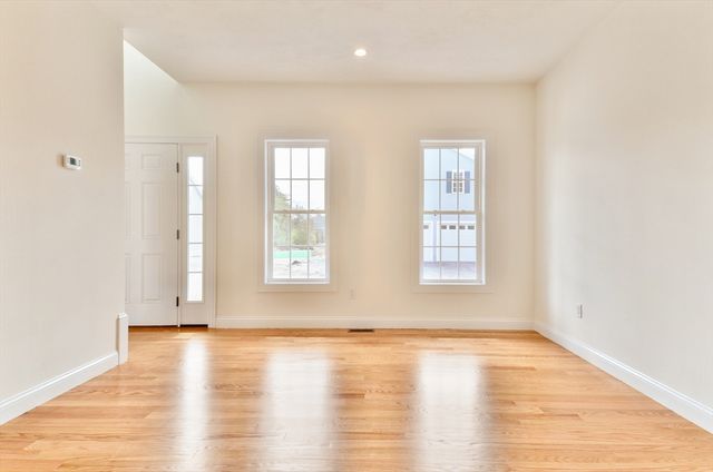 20B Crownshield 20B, Uxbridge, MA 01569