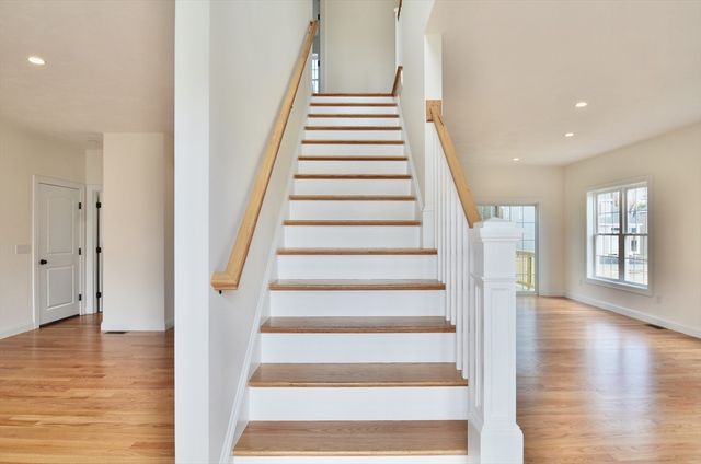 20B Crownshield 20B, Uxbridge, MA 01569
