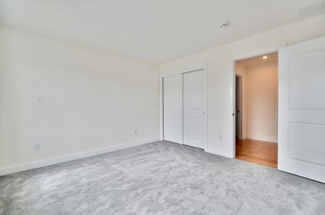 20B Crownshield 20B, Uxbridge, MA 01569