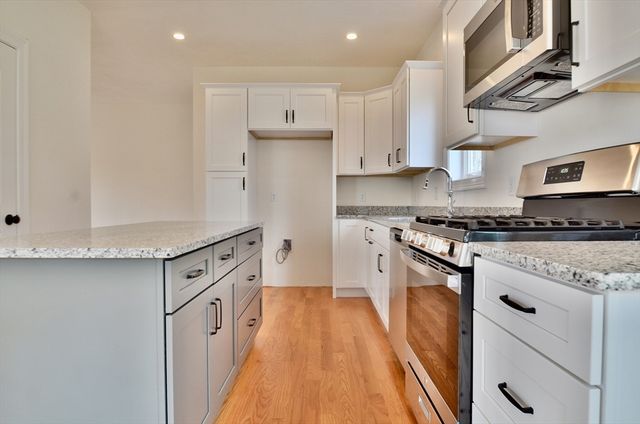 20B Crownshield 20B, Uxbridge, MA 01569