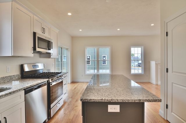 20B Crownshield 20B, Uxbridge, MA 01569