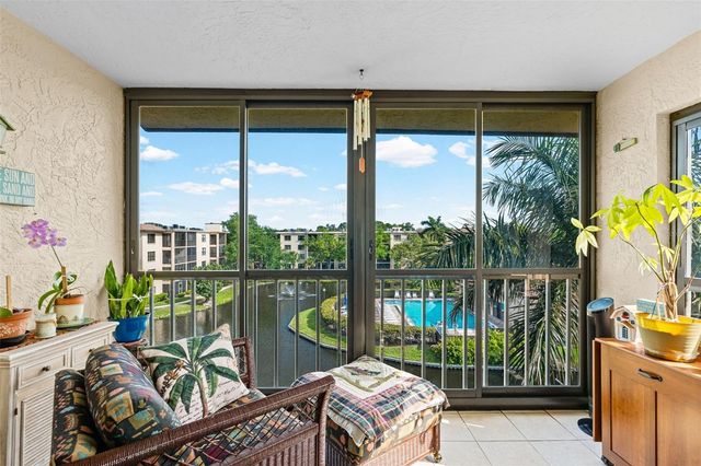 635 30TH AVENUE W F 401, Bradenton, FL 34205