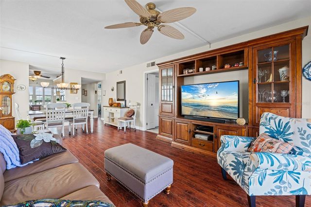 635 30TH AVENUE W F 401, Bradenton, FL 34205