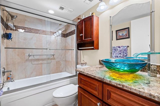 635 30TH AVENUE W F 401, Bradenton, FL 34205