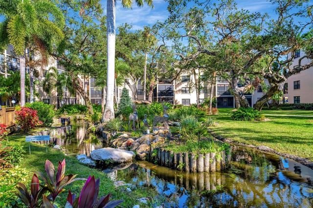 635 30TH AVENUE W F 401, Bradenton, FL 34205