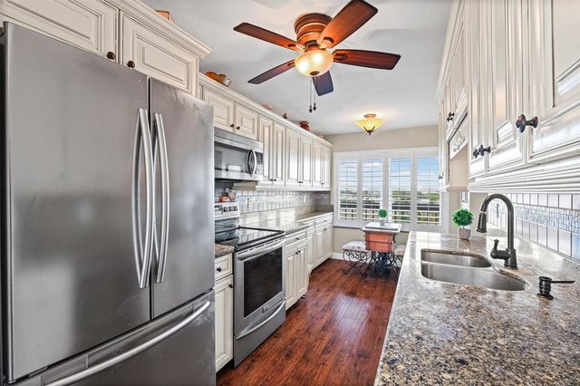 635 30TH AVENUE W F 401, Bradenton, FL 34205